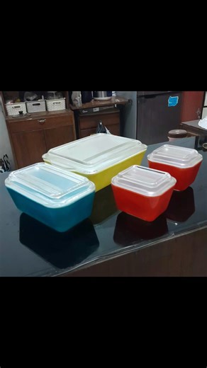 Bambang Wibowo | Vintage Pyrex Primary Colors Refrigerator Dish Set ( Fridgies ) Original tua era 1930 sp 1965. Sangat collectible dan langka... apalagi... | Instagram