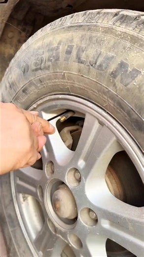 Desi Mini Vlog on Instagram: "ट्यूबलेस वॉल चेंज करने का न्यू टूल आ गया भाई 🫸💸🤞 #tayerpuncher #viral #craftbeer #beerlovers #Tayer"