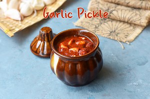 Garlic pickle recipe, poondu oorugai - Raks Kitchen