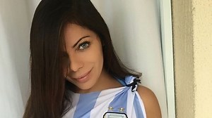 Otro infartante homenaje de Miss Bumbum a Messi