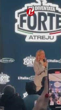 Atreju: Meloni surprisingly introduces Abu Mazen, President of the Palestinian National Authority.