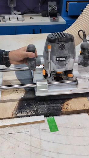 7.5K views · 34 reactions | Flattening an oak and black resin splashback with my DIY router sled! ✨ Watching that smooth, flat surface appear never gets old. The contrast of the deep black resin and the natural oak grain is going to be chef's kiss. Takes no time at all with the 2 and 1/2 inch flattening router bit from @spetool_official . . . . . . . . . . . . #Woodworking #DIY #RouterJig #SlabFlattening #ResinArt #WoodAndResin #Maker #ShopMadeTools #woodwork | Danny's DIY shed | Facebook