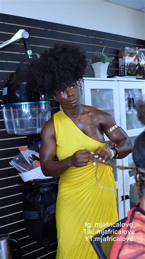 Marian Gbaya on Instagram: "2.5 hours soft locs install . 🌱 : : : #columbushairstylist #614loctician #cookies #foodies #momlife"