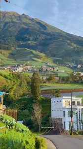 Jalan arah Nepal van Java | Ferly Wiranagara