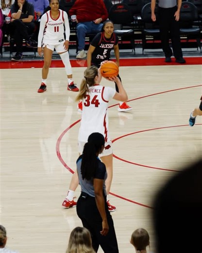Razorback Women's Basketball on Instagram: "Decent first half for @jenna_lawrence34 11 PTS | 3-6 3FG | 6 REB"