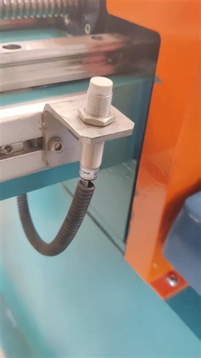 Capteur de vitesse de rotation . . . . #electricity #electricityworkers🙏🙏🙏🙏👏👏👏👏 #electrician #electriciansoftiktok #electricianlife #electricians #electricianshit #electriciansdoitbetter #electriciens #mecaniciens | Technicien en électricité de maintenance industrielle