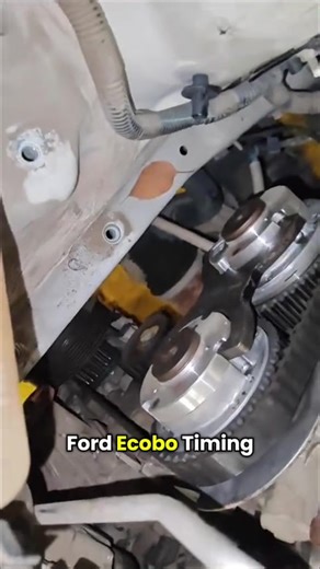 The ultimate universal pulley puller! 🚗 Crankshaft, compressor, generator – it does it all! #musthavetools #mechanictools #automotive #carknowledge #workshop