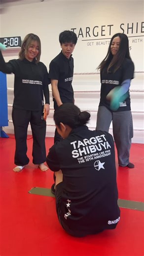 宮城大樹 | TARGET SHIBUYAでは、 キックボクシングが懸念される3K(汚い、臭い、危険)を対策して運営しております。 なのでグローブもいい匂いです。 1月は大型キャンペーン実施中なのでぜひこの機会にキックボクシングを始めてみませんか？ 【TARGET... | Instagram