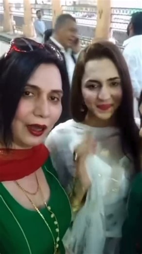 Chanda Pyari on Instagram: "🩷🩷🩷 #pakistan #lahore #mujra #dance"