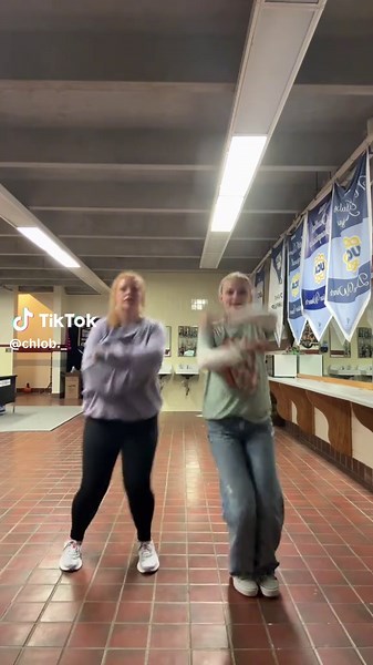 TOOK FORRREEVVVEERRRR #bsfs #duo #shimmerandshine #dance #cheer #friday #friyay #weekend #almostendofschool