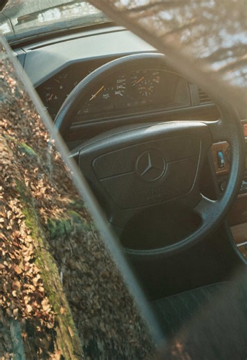 Exploring the Mercedes W124: A Classic Oldtimer