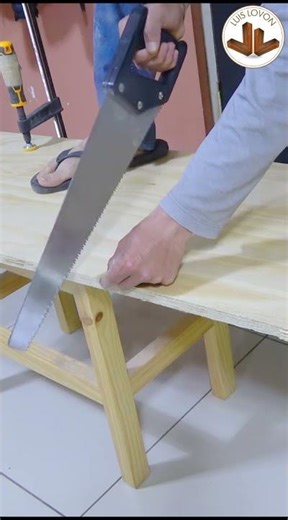 CORTAR RECTO SIN MAQUINA? SIN GUIA? #diy #carpintero #tutorial - LUIS LOVON