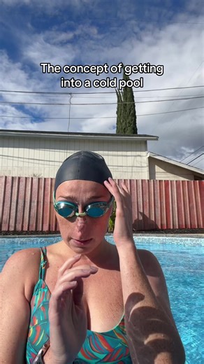 I’m just a synchronized swimmer who hates a cold pool 🥶 #synchronizedswimming #synchro #artisticswimming #swimming