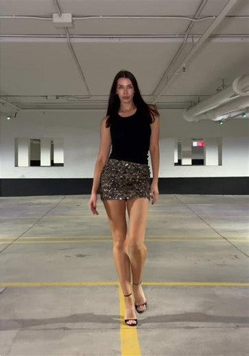 #catwalk #runway #model #runwaywalk #runwaymodel | model walk