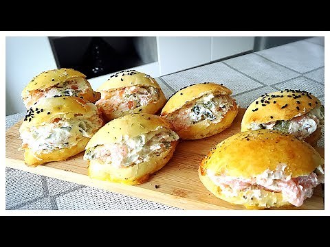 ❥ Petites navettes saumon fumé fromage & cornichons.