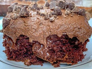 Easy And Decadent Chocolate Poke Cake Recipe