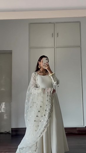 Pakistani Outfit Ideas: Traditional and Classy Desi Fashion