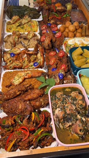 Customized food tray that left our kitchen earlier today Yes yes you can absolutely customize your tray with us, adjusted perfectly to your taste and preference. #foodtray #theticokitchenexperince #portharcourtcaterer | Tico's Kitchen