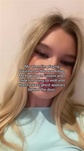 GET AWAY #fyp #ROBLOX #hauntlet #robloxhalloween #adoptme