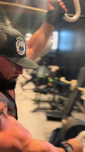 This is how we do when it comes to intensity. No shortcuts, no cruising, no half reps to protect the ego. We train with purpose, we push past comfort, and we do the work when it gets ugly. Intensity is not a switch you flip for the camera. It is the standard we live by when no one is watching.#muscleandmayhem #fitnessmotivation #gym #fit