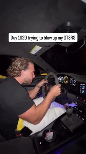 Alex is hilarious for this 😂😭! @@Alex González #c#cars#porsche#reaction#carcommunity#reliability