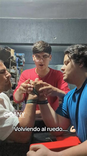 Volviendo a entrenar #LUCHADEBRAZOS #elbigotelocko #ARMWRESTLING #DEVON #