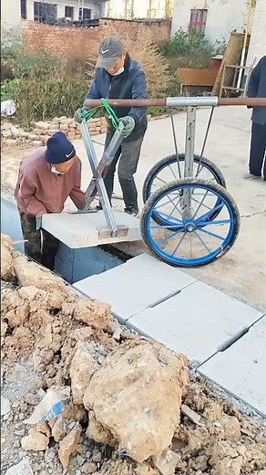 Ingenious Tool: Moving Heavy Concrete Slaps with a Custom-Built Trolley