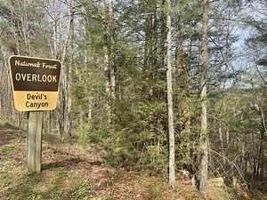 How to prepare to hike safely this summer