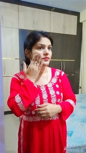 Ranya Jaiswal | #AD Tired of waking up to dull, dry winter skin? 😩 Rebuild your barrier, restore your glow with the power of #LakméPeachMilk 💖 | Instagram