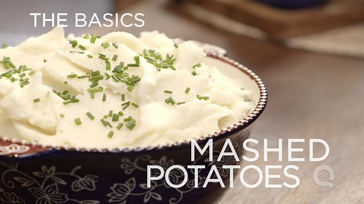 Homemade Mashed Potatoes...nothing beats them! Here is my recipe and step-by-step directions for making the best fluffy mashed potatoes ever, starting with what kind of potatoes to use. Recipe Here ⏩ http://ow.ly/DCp030qv9sS | Blue Jean Chef