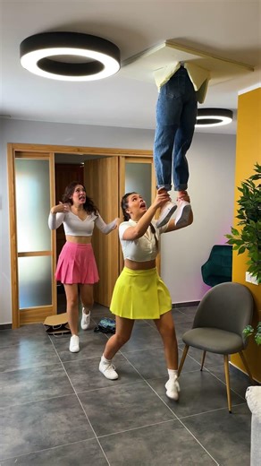 Wait for it… the ceiling surprise 😂