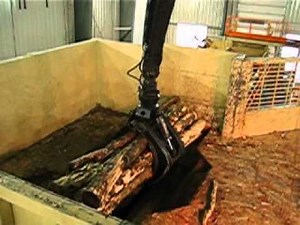 Grapple Loading a Carmanah SmartRING 32-88 ring Strander