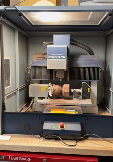 5 axis milling machine in action