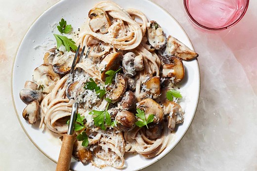 Linguine with Creamy Mushroom Sauce
