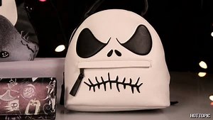 50K views · 2.7K reactions | What gifts, what gifts! Hot Topic has...