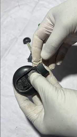 How to Easily Change Mini Cooper Remote Key Battery