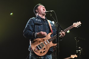 Modest Mouse announces 20th Anniversary tour for 'Good News For People Who Love Bad News' - WXPN | Vinyl At Heart