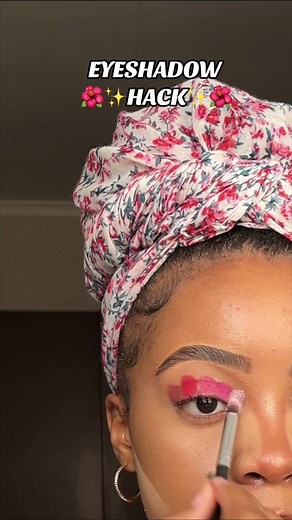 quick eyeshadow tutorial ✨🌺 #eyeshadowtutorial#makeuphacks#makeuptutorial#eyeshadow#eyemakeuptutorial#eyemakeuplook#beginnermakeuptutorial#beginnermakeup @Foschini SA