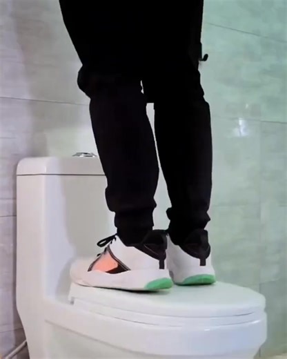 🔧 I was so tired of that wobbly toilet seat! These stainless steel screws fixed it in two minutes. 👍 No more shifting or slipping – it’s finally secure and feels so much safer. 💪 Super easy to tighten by hand and it fits perfectly. Such a simple fix | Aimtoyou TB