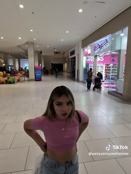 yartyyartyyeathatsme (@yartyyartyyeathatsme)’s video of fulcrum faded den a ho