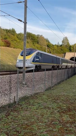 Eurostar class 373 speeding at 300kmh towards London #class373 #Eurostar #trains #highspeed