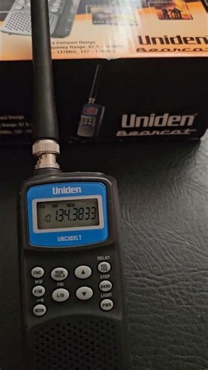 UNIDEN UBC30XLT getting AIR BAND signal #uniden #airtrafficcontrol #airlines #scanner #scannerradio