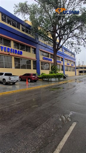 🎓✨ Acompáñanos a recorrer UCENM San Pedro Sula ✨🎓 Desde que cruzas la entrada principal, se siente algo diferente… Espacios amplios, tecnología, áreas de estudio, convivencia y aprendizaje que inspiran a soñar en grande 💙 📍 Pasillos modernos 📚 Biblioteca y salas académicas 🍔 Food court ⚖️ Sala de Juicios Orales 🎥 Centro de Medios Audiovisuales y RTV UCENM 🏥 Facultad de Ciencias de la Salud con aulas tecnológicas Aquí no solo vienes a estudiar… 👉 vienes a vivir la universidad, a formarte