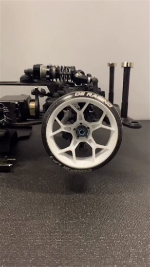 Having smooth power on your dedicated RC Drift rig is crucial to a pleasant experience driving. Being part of a team is great also because we all chose similar electronics and can fine tune them even more. This is the Maclan MDP ESC and Motor and it has been treating me well. Major props to the Crue RC Drift International Team for pointing me in this direction. . ✅Subscribe to YouTube: Ideal Auto Factory 🔺Tap the links in my bio ✅ Explore the IG Highlights 🔺Join the Discord. Link in bio. . #rc