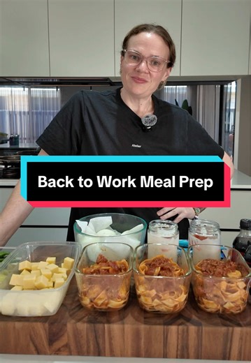 It’s time to get back into the weekly meal prep again after a few weeks off over Christmas. If you want to see how I did it head on over to my YouTube channel for the full video! #mealprep #mealprepideas #sundayafternoon #workprep #worklunch