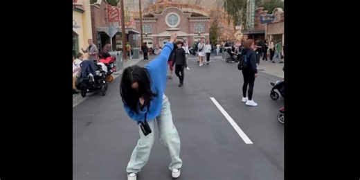 Demi Lovato recreates iconic 'Disney knees' while in Disneyland