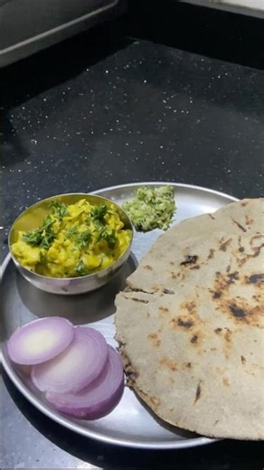 बेसनभाकर 🌾💗#cooking #food #trending #reels #shorts #marathisong #besan #bhakri #streetfood #viral