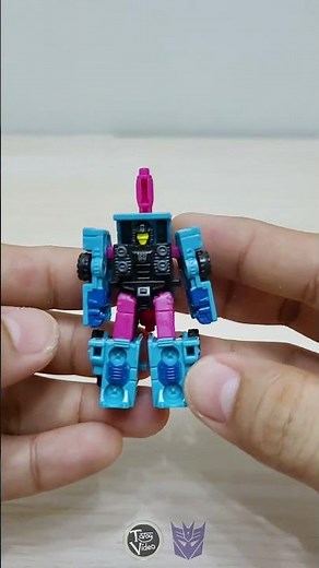 POWER PUNCH Transformers Earthrise War for Cybertron Micromaster - Takara Tomy