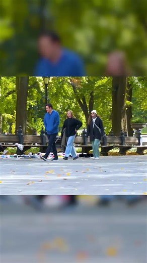 fart noise prank🤣😂😄#unitedstates #fartnoise #funnypranks #humorbagel #newyorks