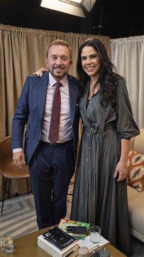 Paola Rojas on Instagram: "🎙️¿Tú energía está diciendo la verdad? 🎧 Silencio corporal, preguntas incómodas y una glándula poco conocida. En Somos Aliadas, conversé con el Dr. Roch, experto en conducta humana, para profundizar en qué es la glándula del timo, cómo funciona y por qué las fallas también tienen sentido cuando se miran desde el cuerpo y no solo desde la mente."